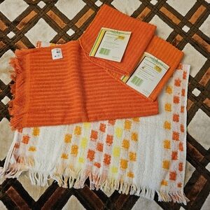 Vintage Handtowel and Washcloth Set